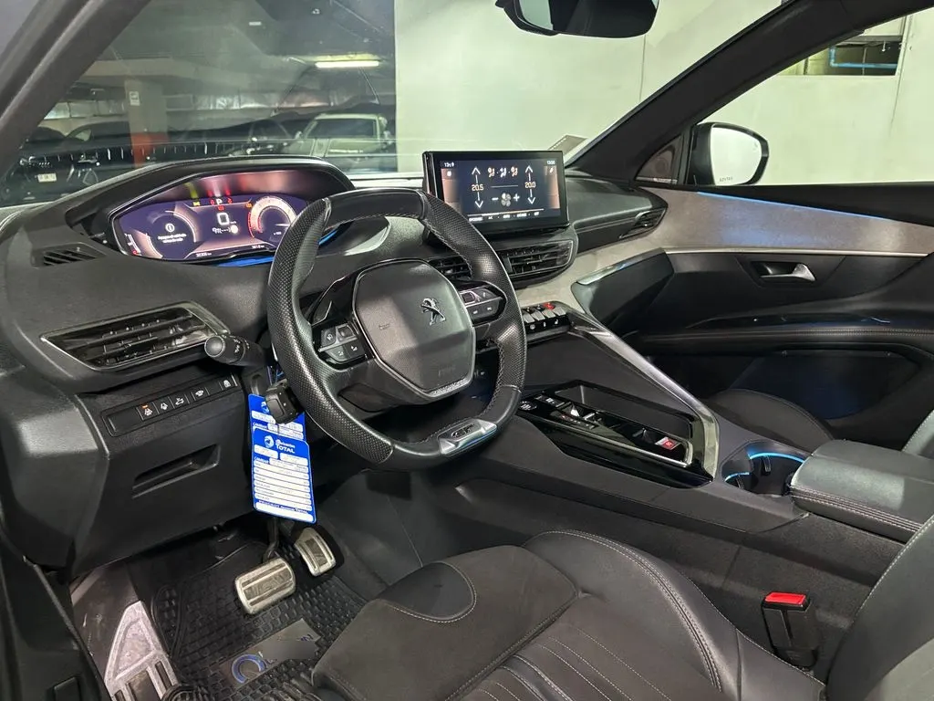 Peugeot 5008 Puretech 180 Eat8 1.6 Aut año 2023