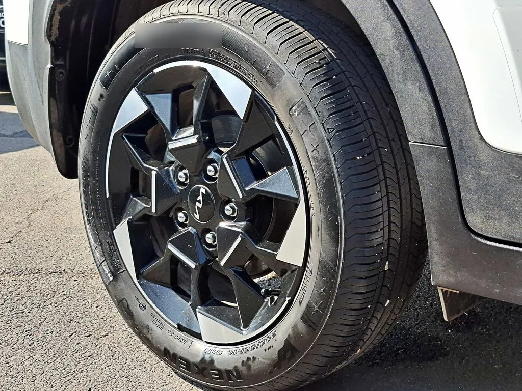 Kia Sonet Mt año 2025