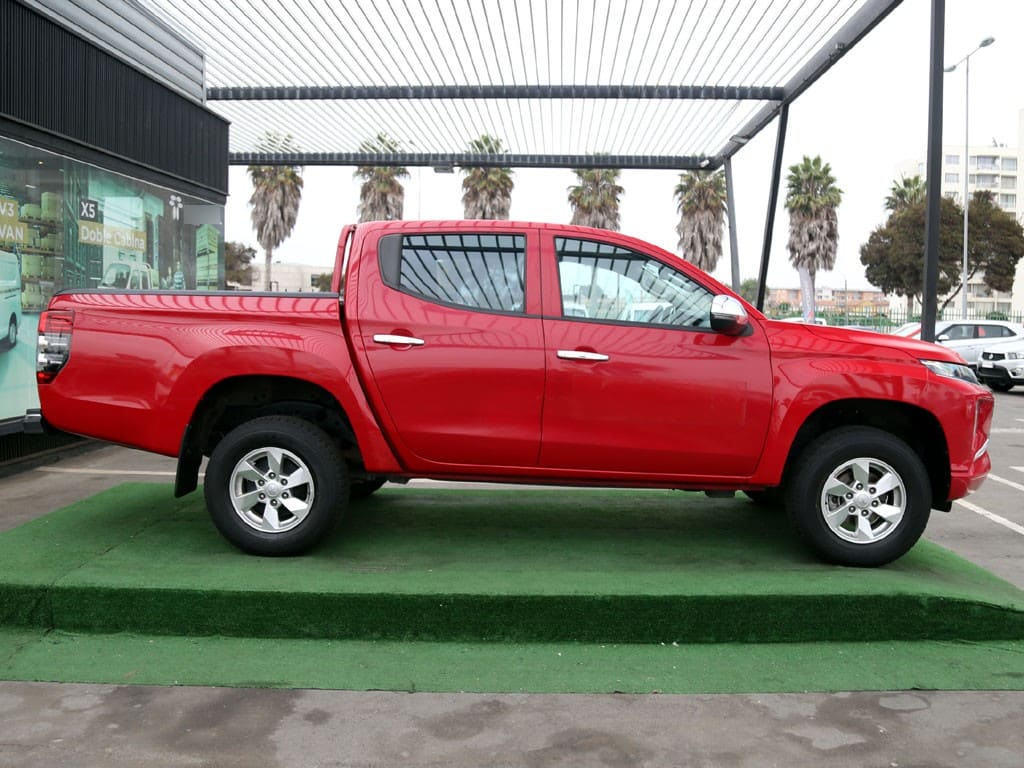 Mitsubishi L200 L200 Katana 4x2 Diesel año 2023