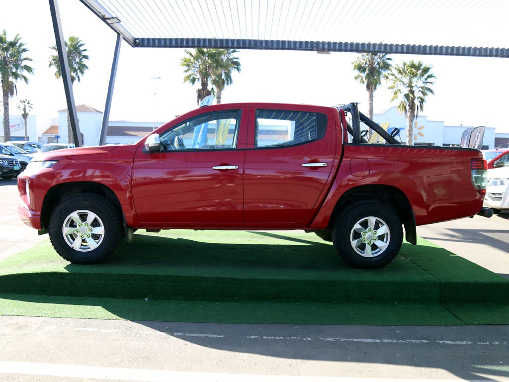 Mitsubishi L200 Katana 2.4 4x4 Mt año 2023