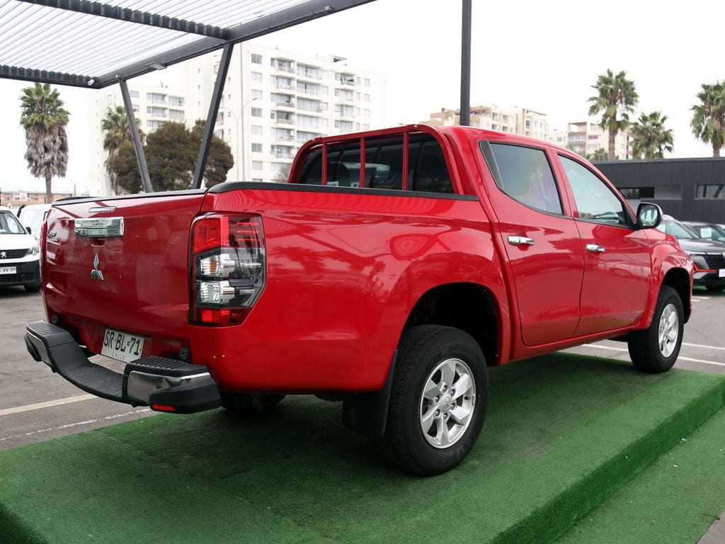 Mitsubishi L200 L200 Katana 4x2 Diesel año 2023