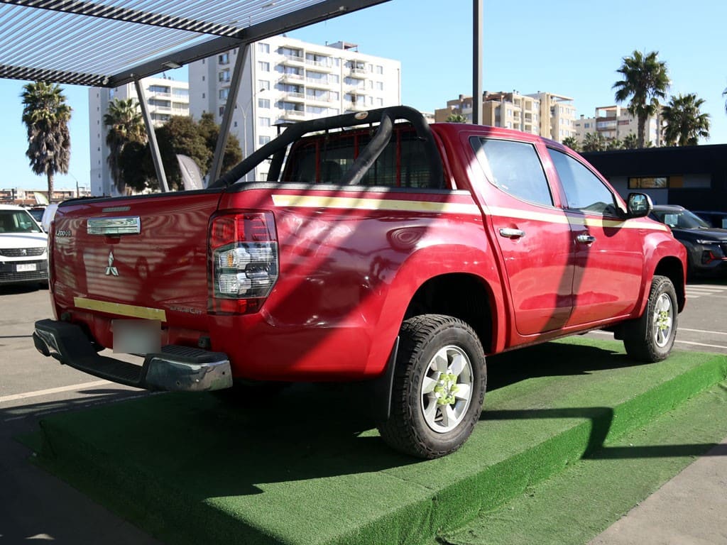 Mitsubishi L200 L200 Katana 4x4 Diesel año 2023