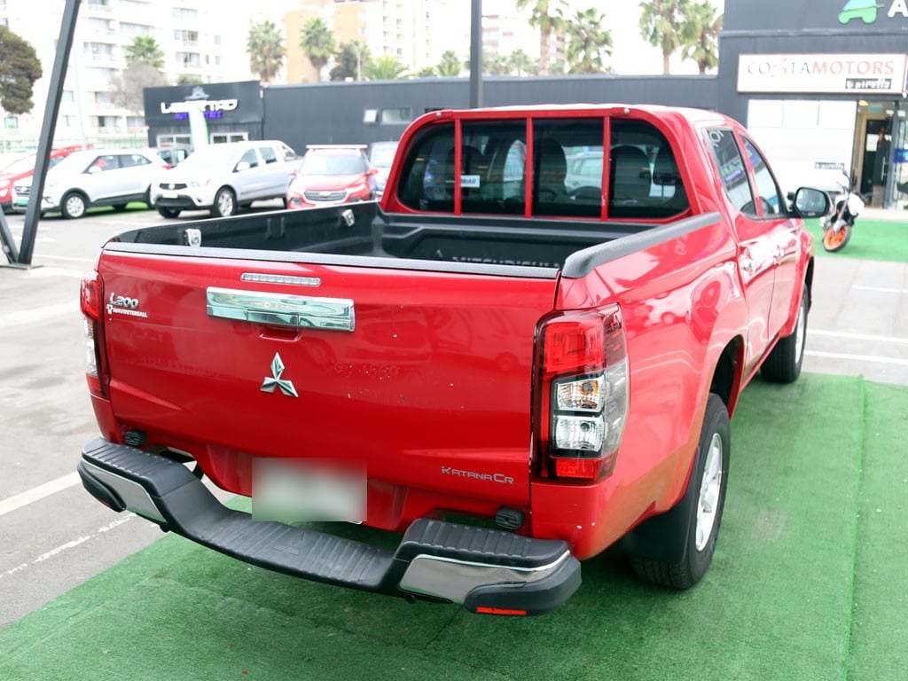 Mitsubishi L200 L200 Katana 4x2 Diesel año 2023