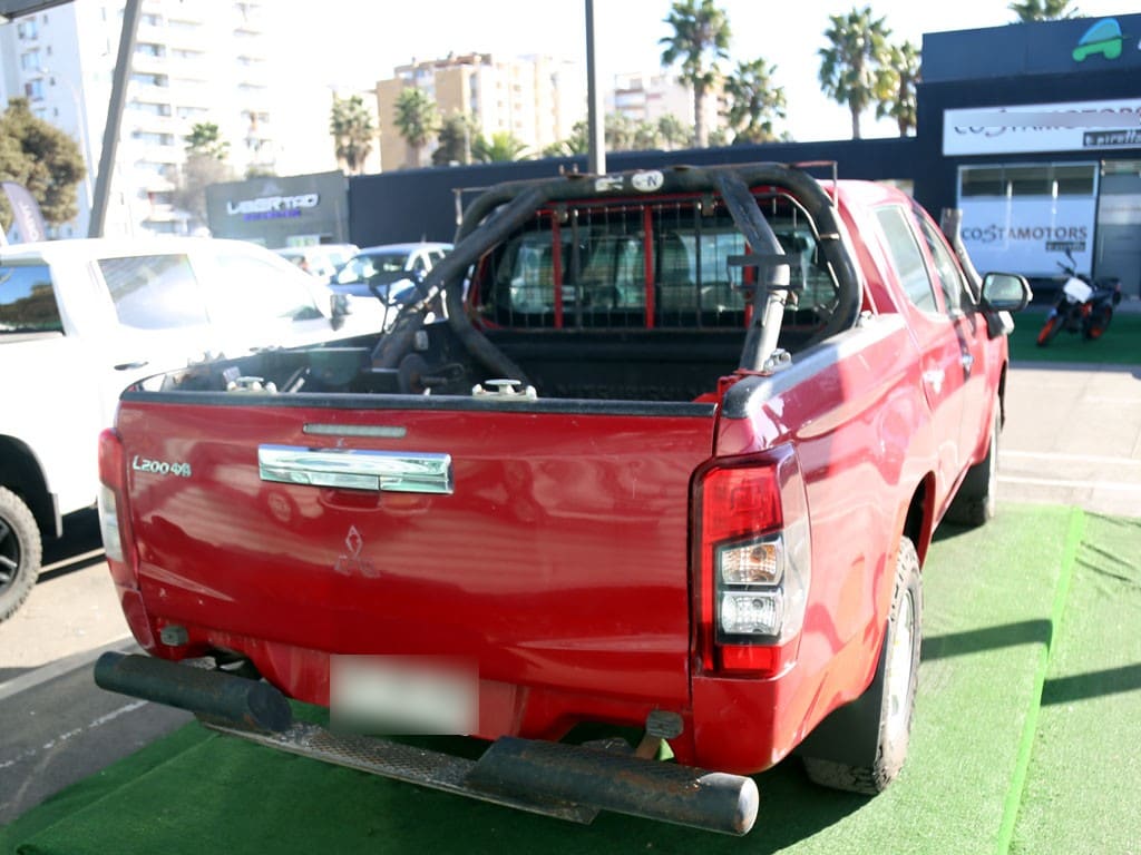 Mitsubishi L200 Katana 2.4 4x4 Mt año 2023