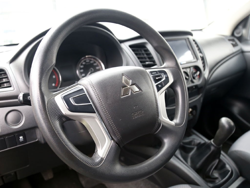 Mitsubishi L200 L200 Katana 4x2 Diesel año 2023