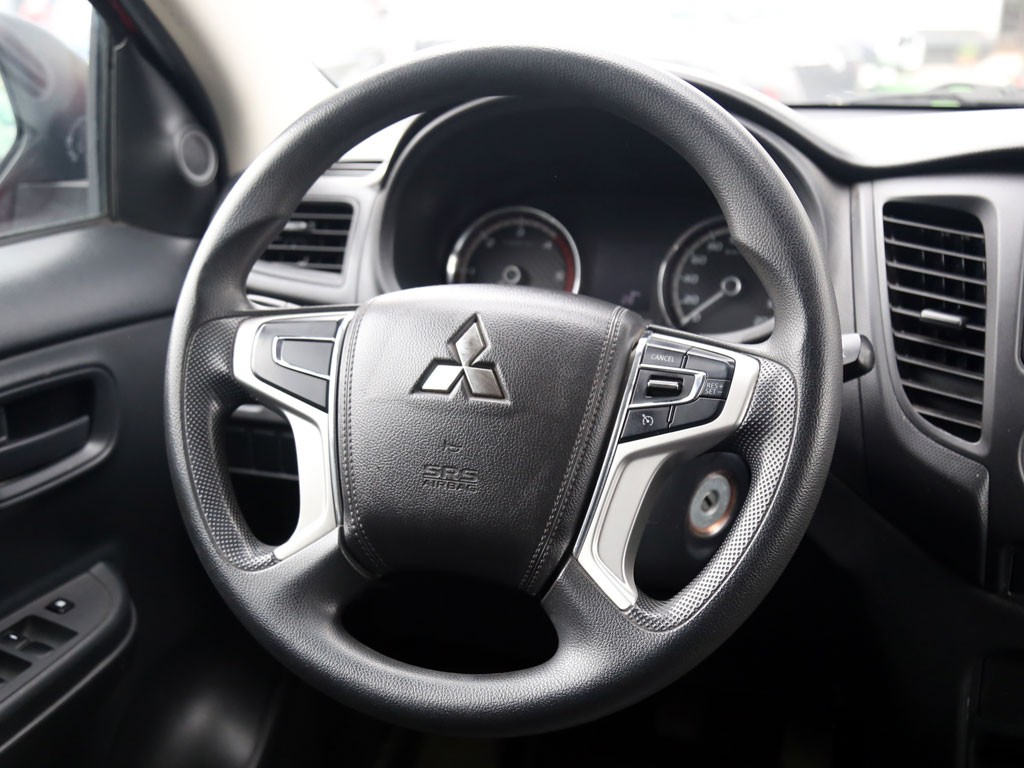 Mitsubishi L200 L200 Katana 4x2 Diesel año 2023
