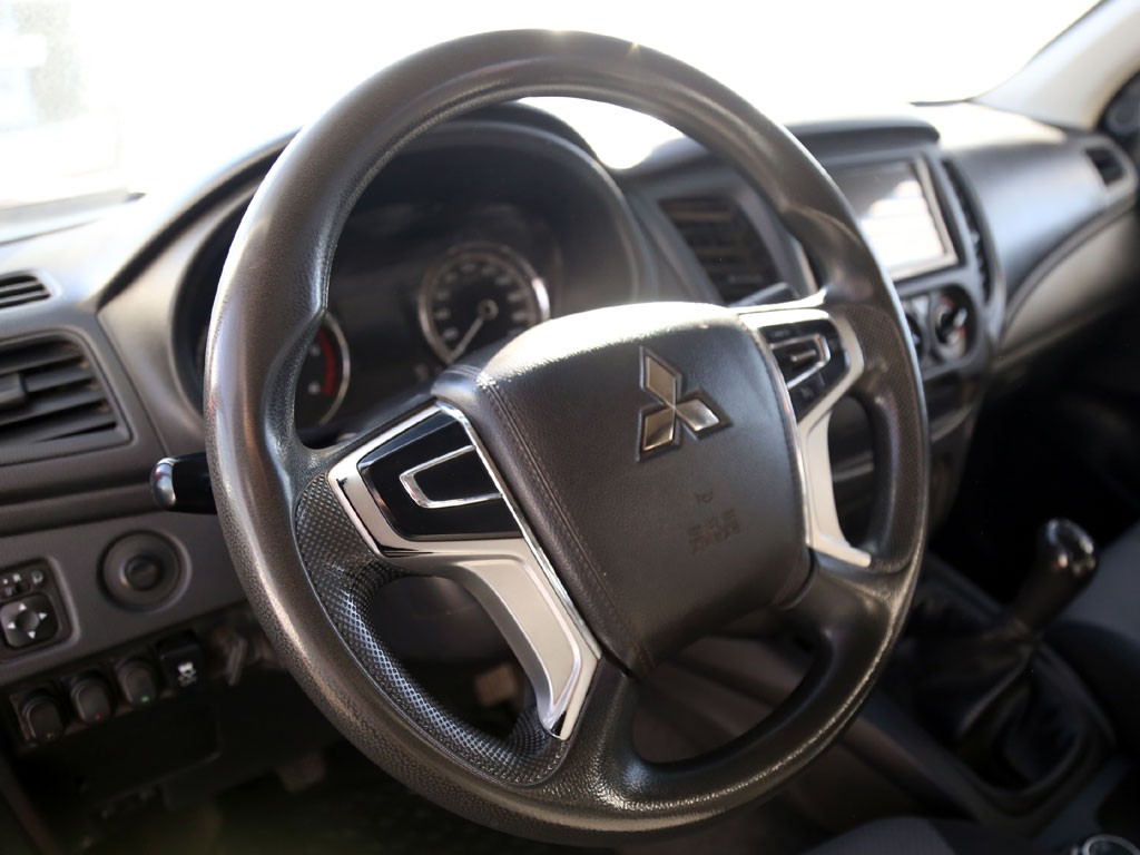 Mitsubishi L200 Katana 2.4 4x4 Mt año 2023