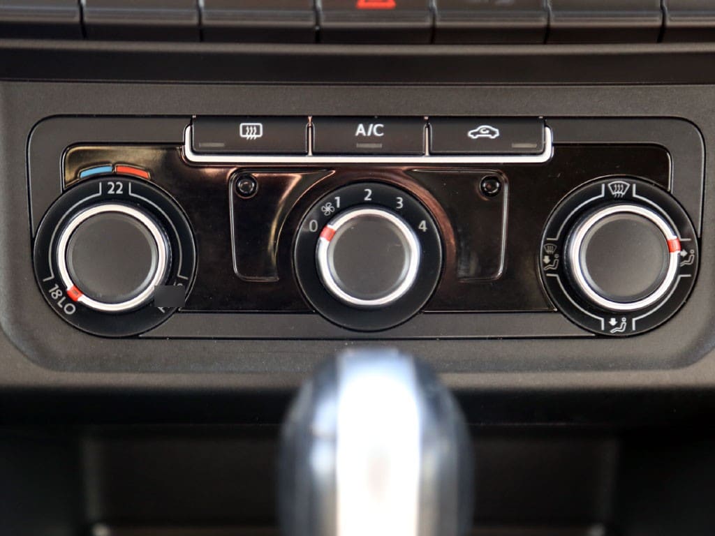 Volkswagen Amarok Comfortline At 2.0 4x4 año 2021