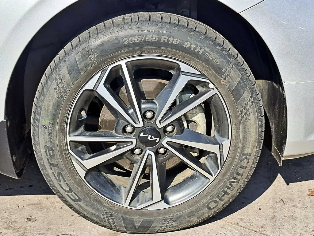 Kia Cerato Ex 4x2 1.6 año 2024