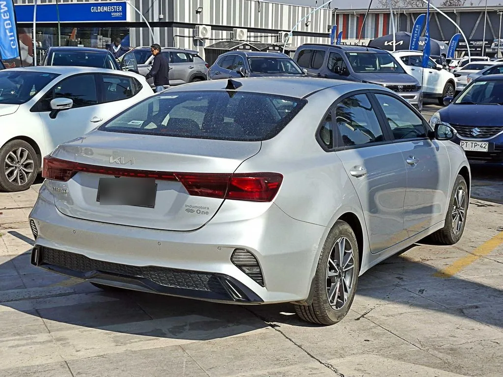 Kia Cerato Ex 4x2 1.6 año 2024