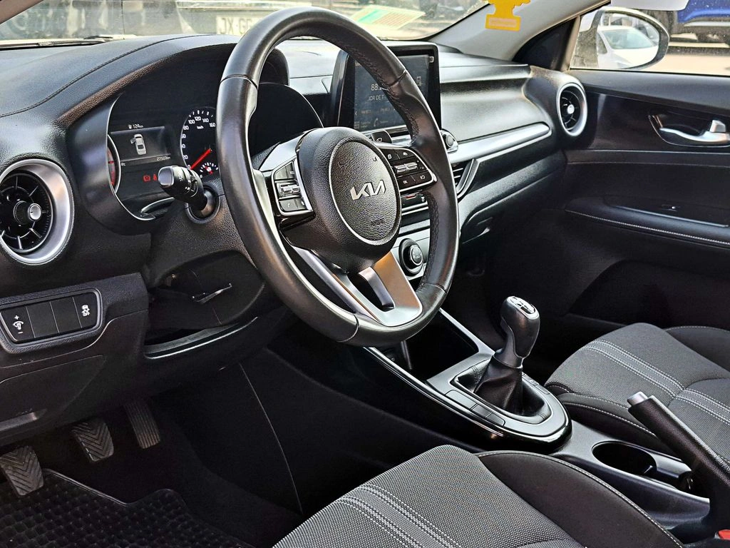 Kia Cerato Ex 4x2 1.6 año 2024