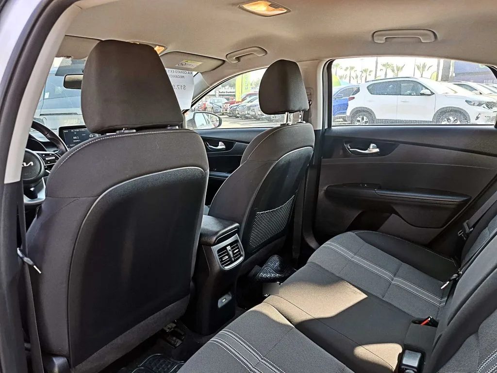 Kia Cerato Ex 4x2 1.6 año 2024