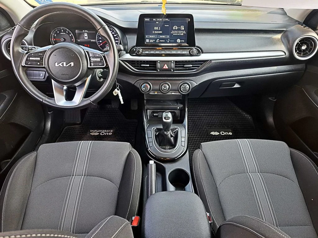 Kia Cerato Ex 4x2 1.6 año 2024
