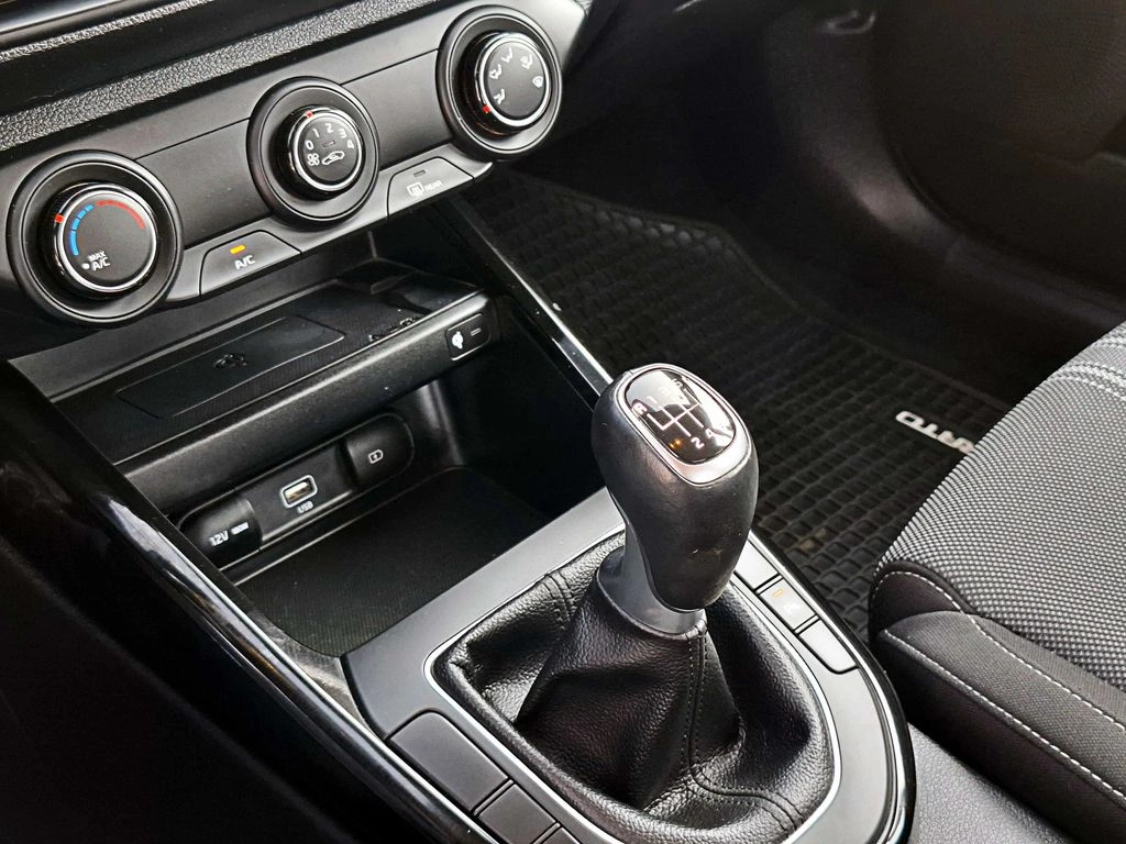 Kia Cerato Ex 4x2 1.6 año 2024