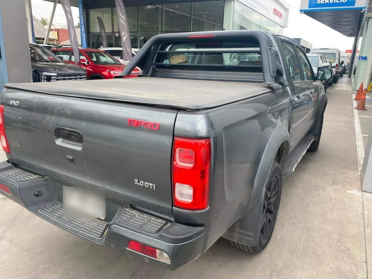 JAC T8 2.0 Luxury 4x2 Diesel Mt 4p año 2023