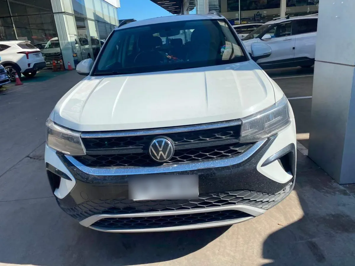 Volkswagen Taos 1.4 Tsi Comfortline 4x2 At 5p año 2025
