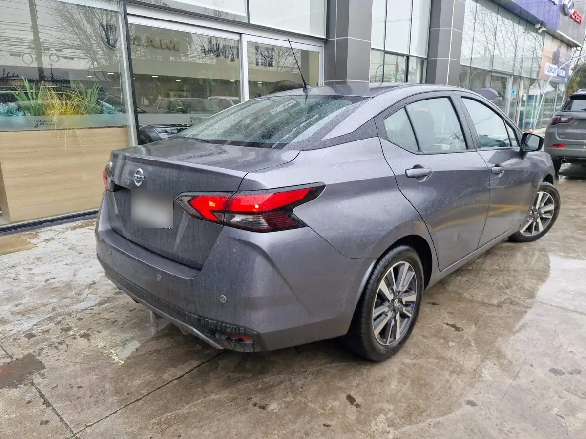 Nissan Versa 1.6 Advance 4x2 Mt 4p año 2023