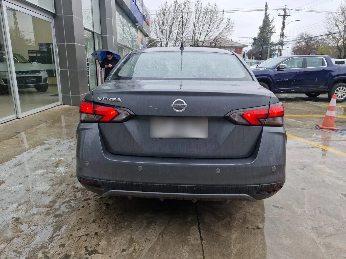 Nissan Versa 1.6 Advance 4x2 Mt 4p año 2023