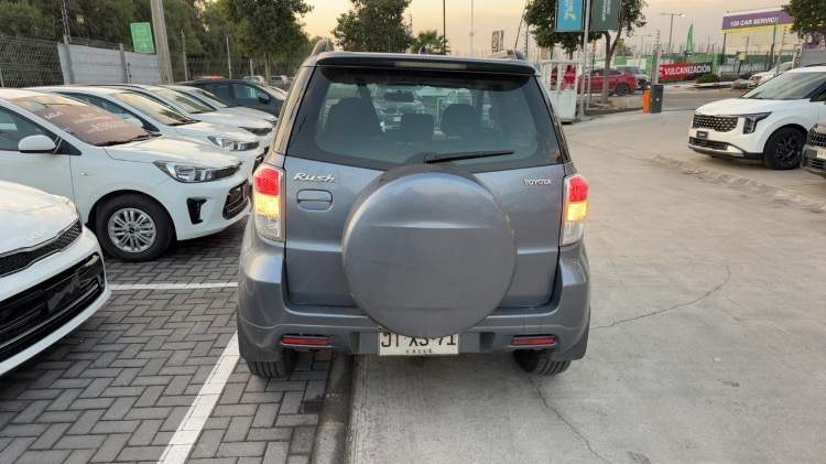 Toyota Rush 1.5 Lei 4x2 Mt 5p año 2017