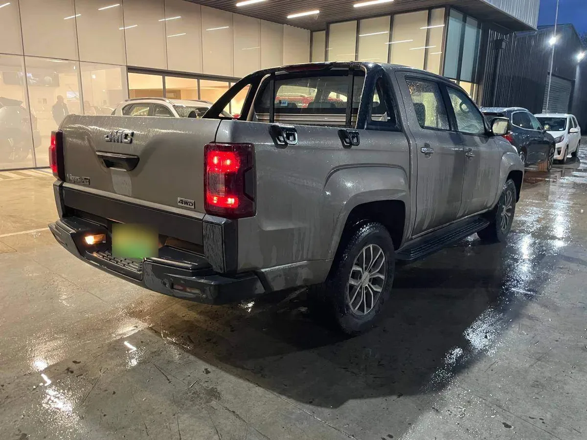 JMC Vigus 2.4 Plus Diesel 4x4 Euro5 Mt 4p año 2023