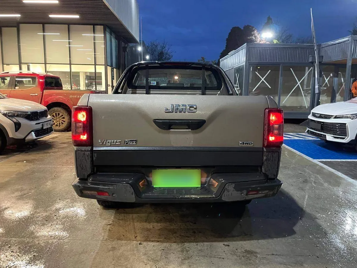 JMC Vigus 2.4 Plus Diesel 4x4 Euro5 Mt 4p año 2023