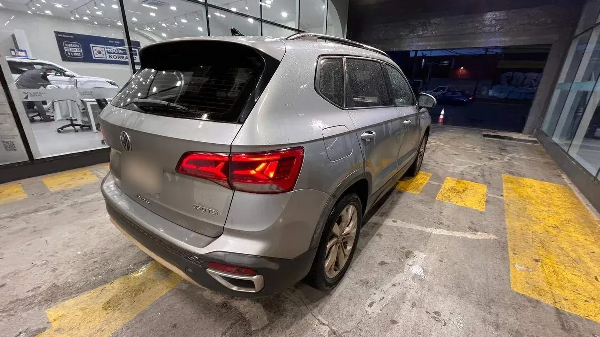Volkswagen Taos 1.4 Tsi Comfortline Sky 4x2 At 5p año 2023
