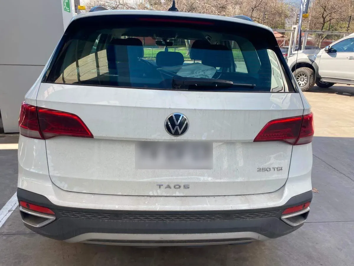 Volkswagen Taos 1.4 Tsi Comfortline 4x2 At 5p año 2025
