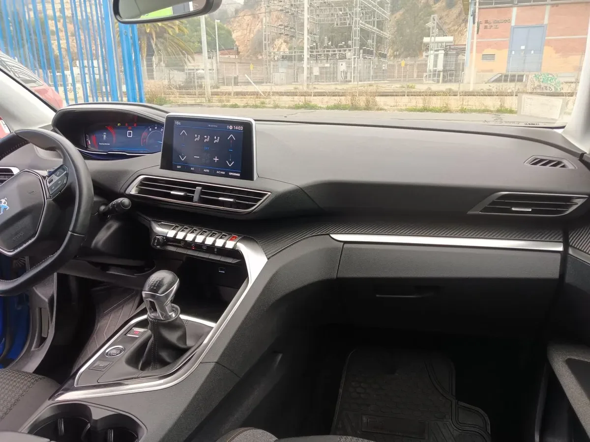 Peugeot 3008 1.2 Active Puretech 4x2 130 Mt6 5p año 2021