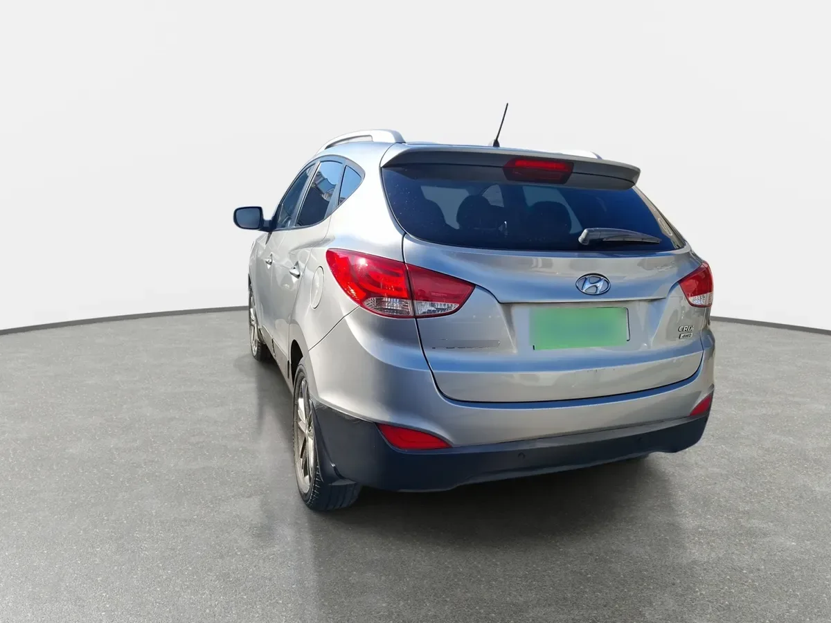 Hyundai Tucson 2.0 Gl Crdi Diesel 4wd Lm Pe At 5p año 2016