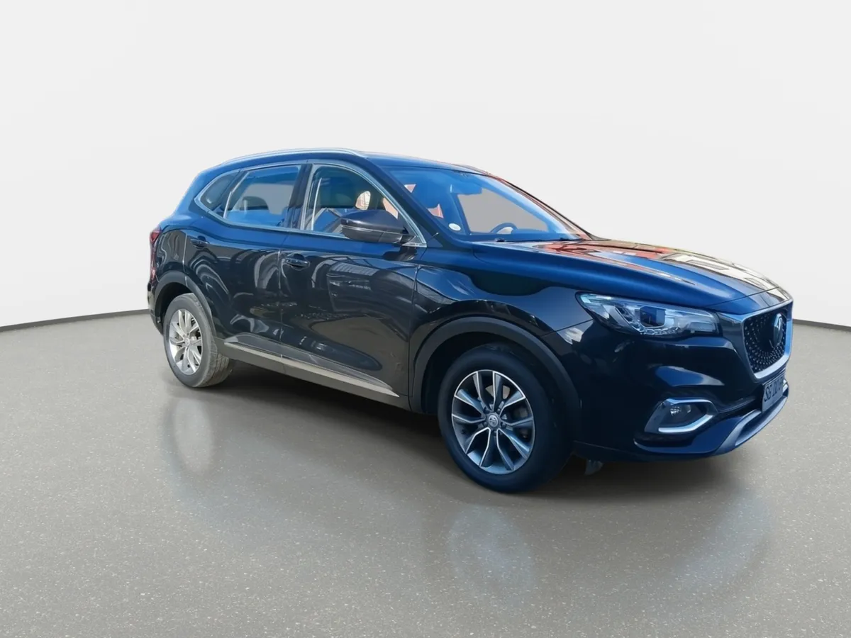 MG Hs 1.5t Comfort 2wd Mt 5p año 2023