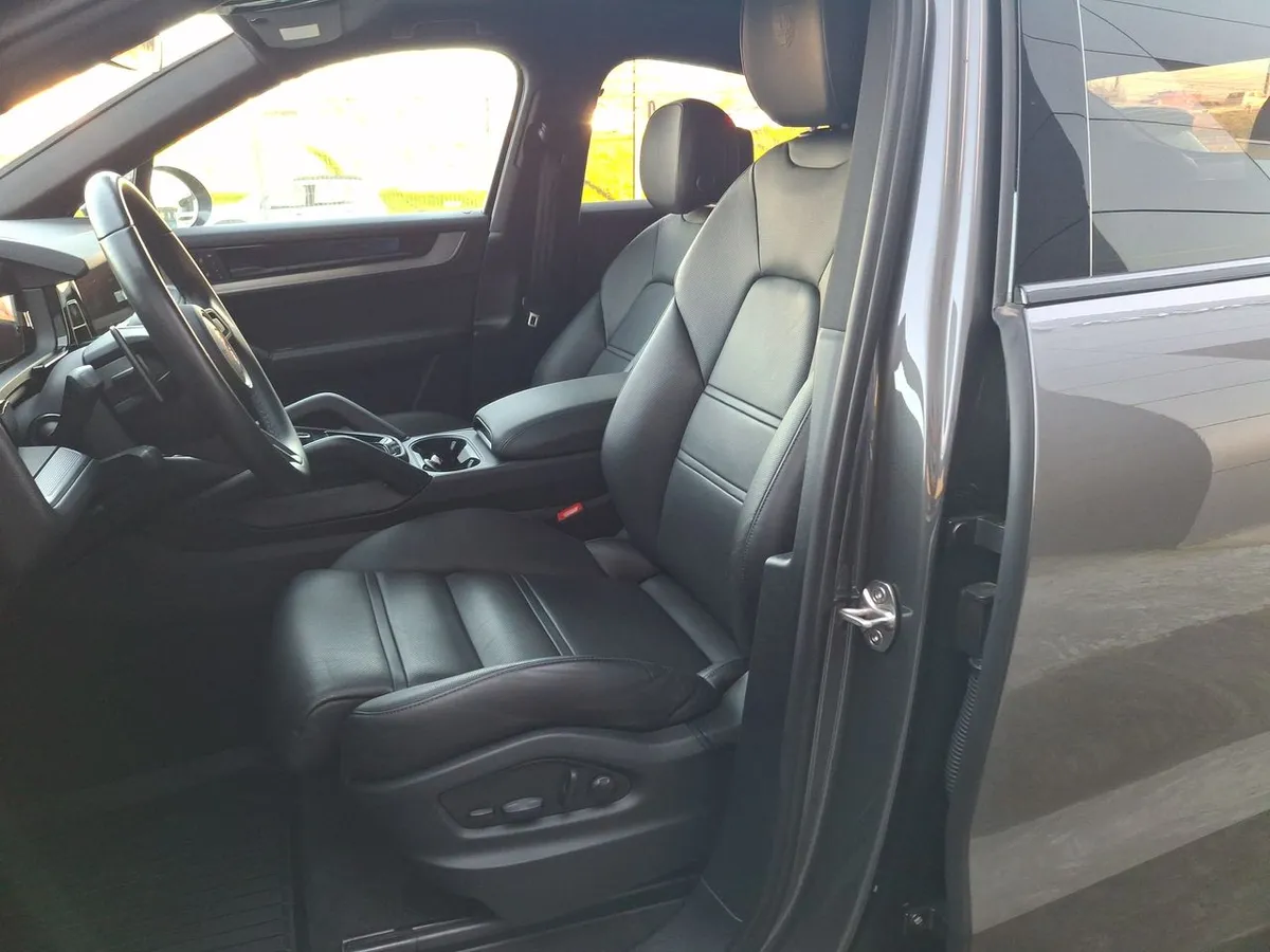 Porsche Cayenne 3.0 Coupe 4x4 At 5p año 2024
