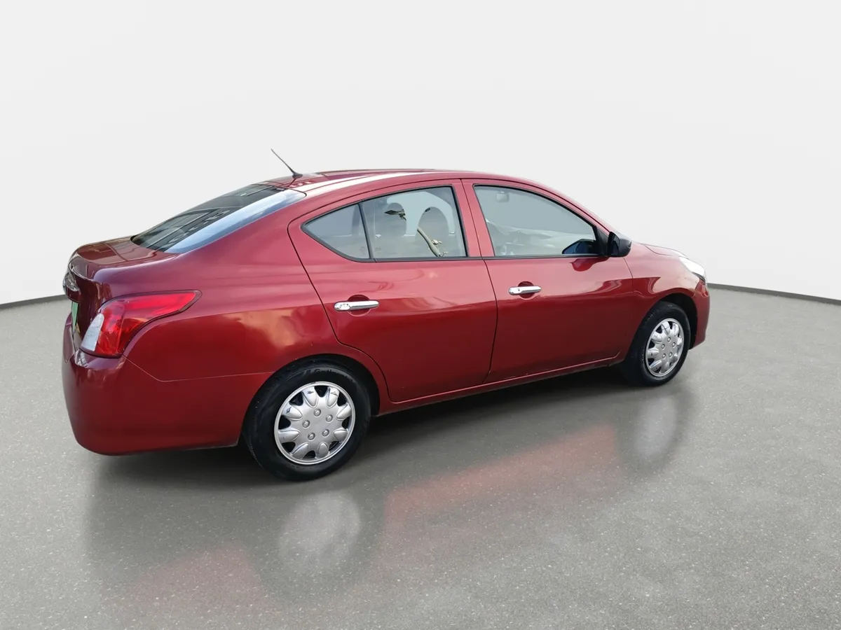 Nissan Versa 1.6 Sense 4x2 Mt 4p año 2021