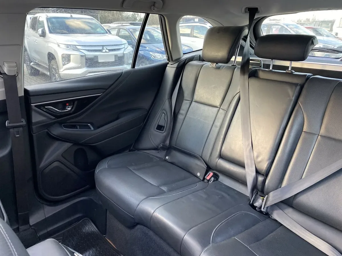 Subaru Outback 2.5i Touring Awd Cvt At 5p año 2022