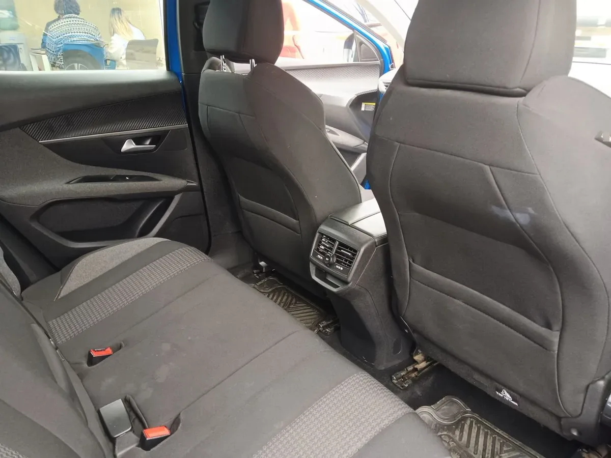 Peugeot 3008 1.2 Active Puretech 4x2 130 Mt6 5p año 2021