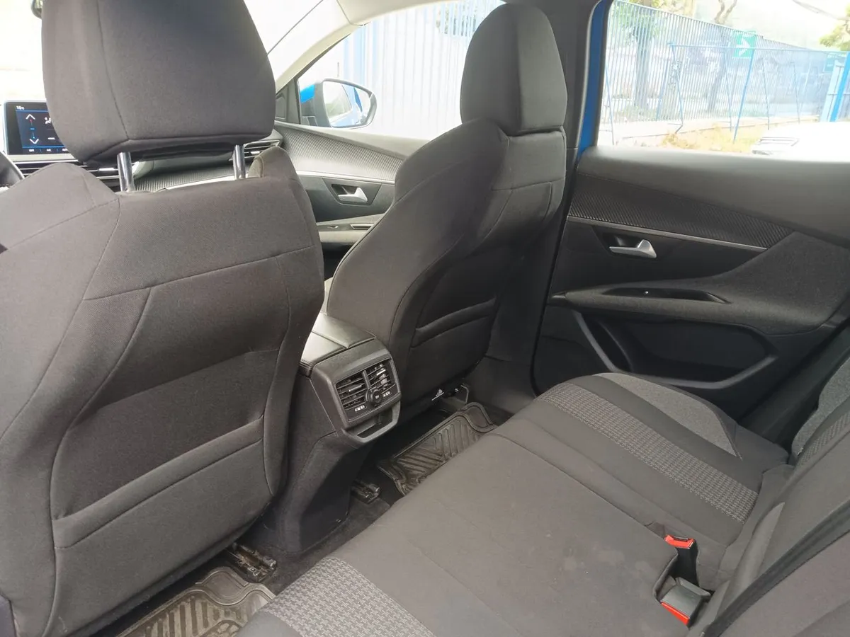 Peugeot 3008 1.2 Active Puretech 4x2 130 Mt6 5p año 2021
