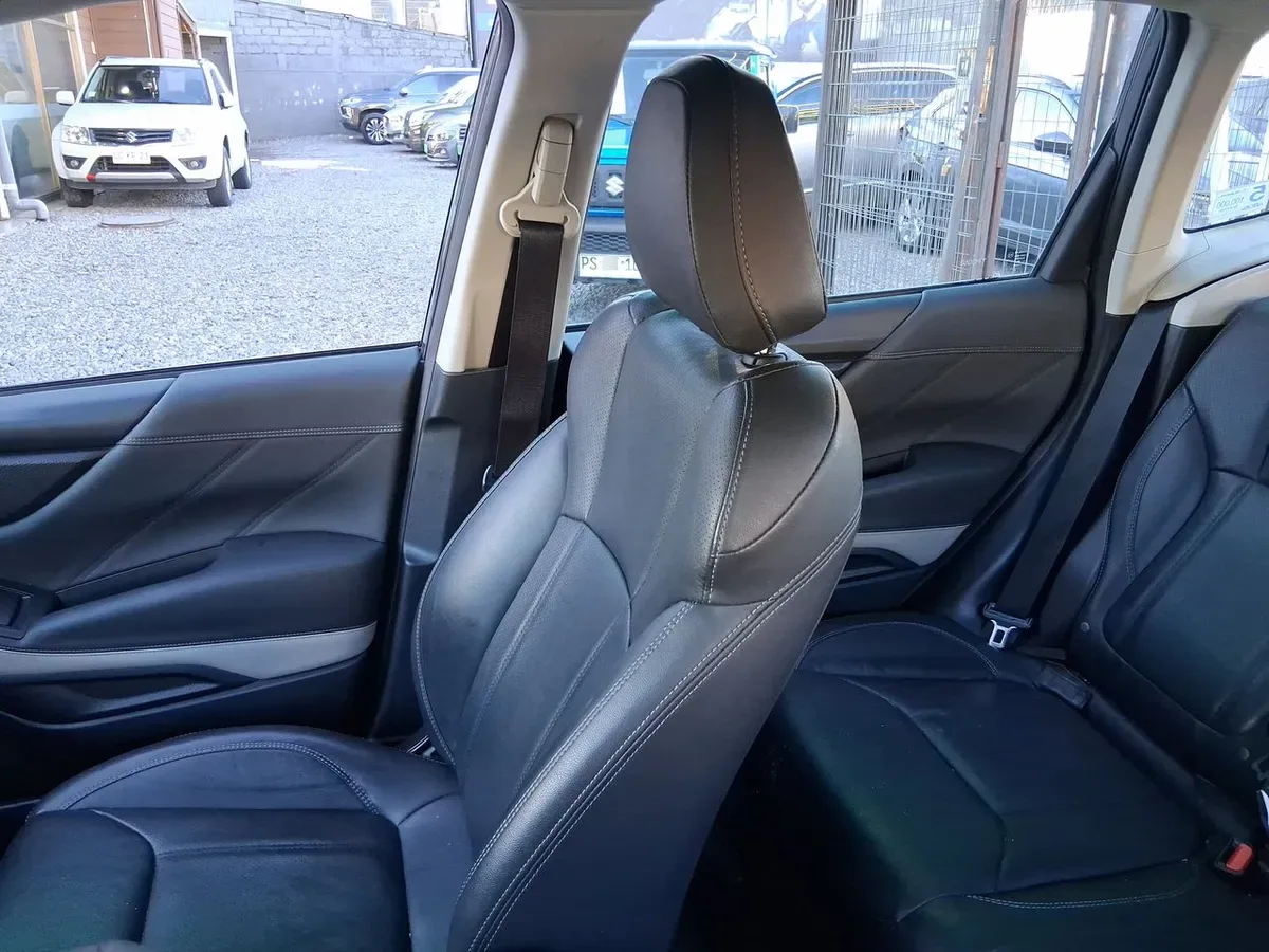 Subaru Forester 2.5i Limited Eyesight Gardx Awd At 5p año 2024