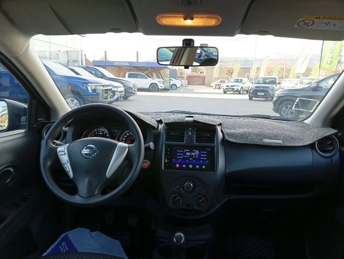 Nissan Versa 1.6 Sense 4x2 Mt 4p año 2021