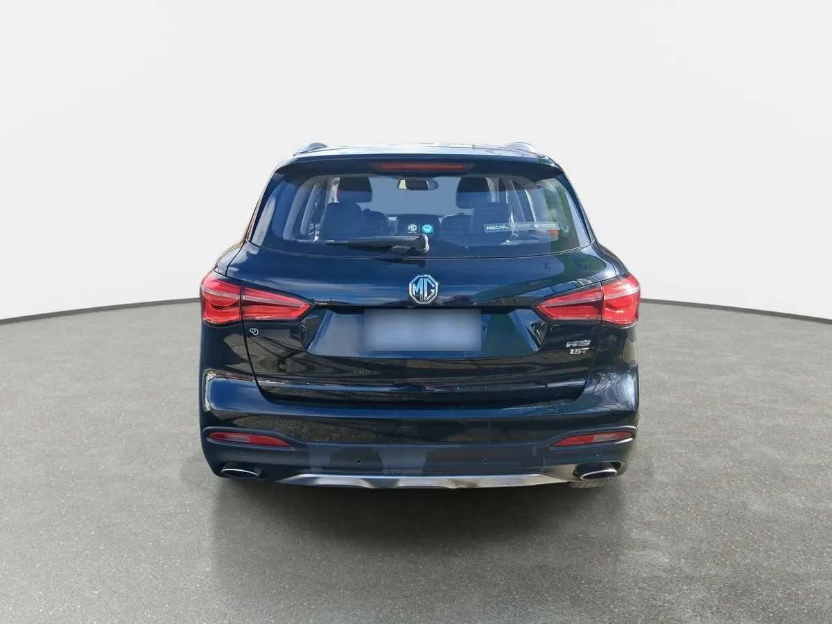 MG Hs 1.5t Comfort 2wd Mt 5p año 2023