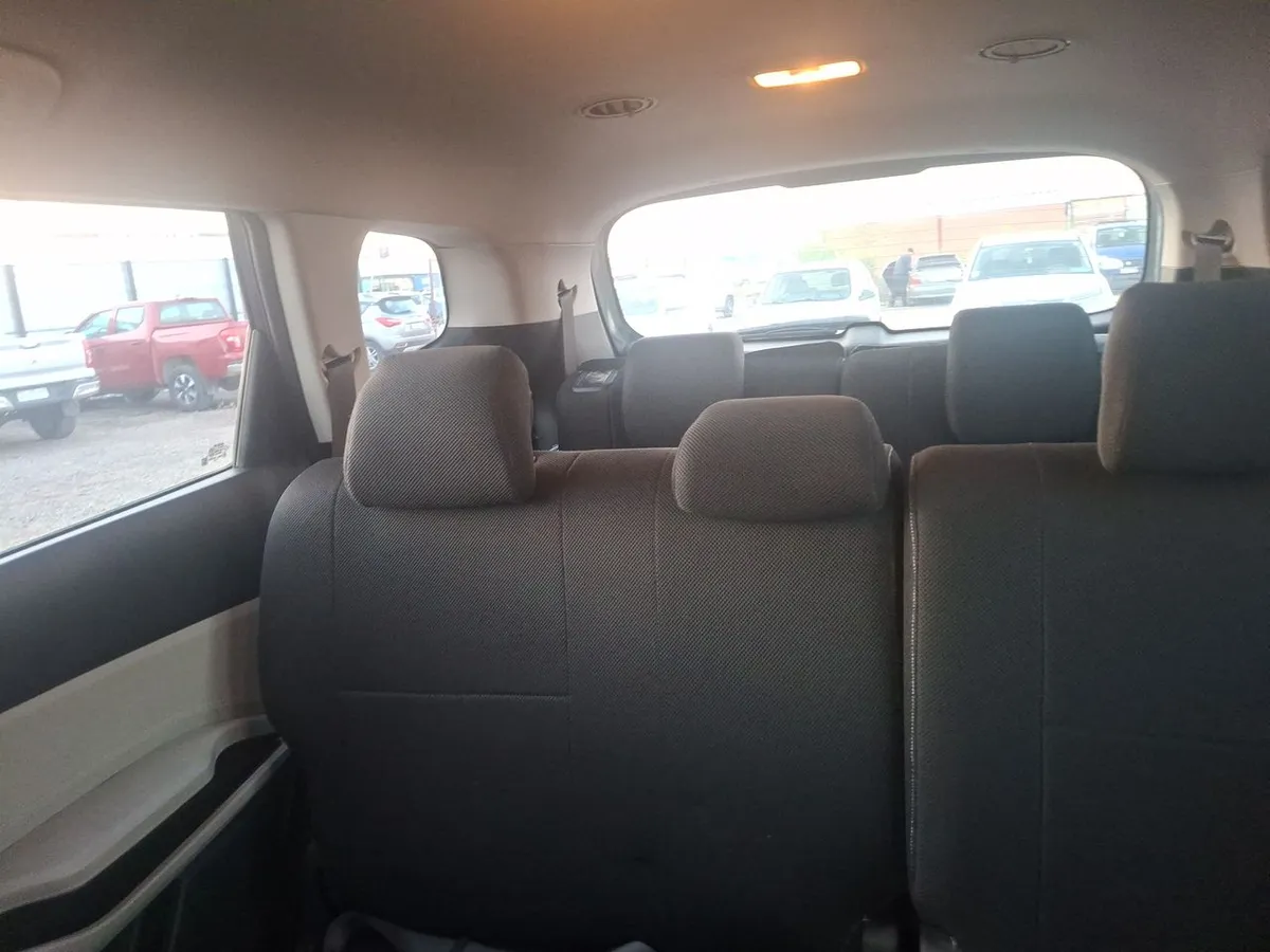 Kia Carens 1.4l Ex Turbo-Gdi Full 4x2 7dct At 5p año 2022