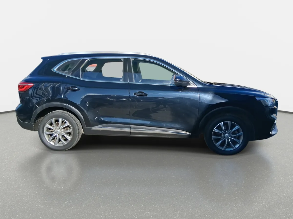 MG Hs 1.5t Comfort 2wd Mt 5p año 2023