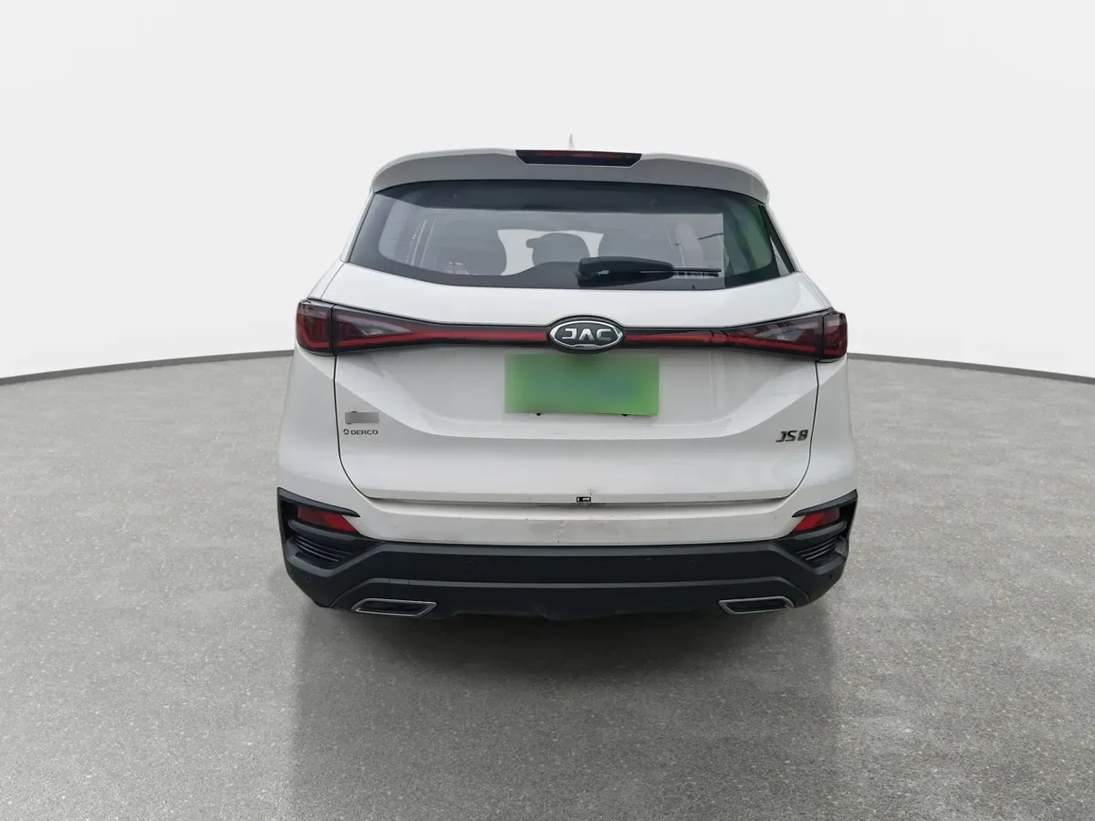 JAC Js8 1.5 Comfort Ce 4x2 6mt 5p año 2023