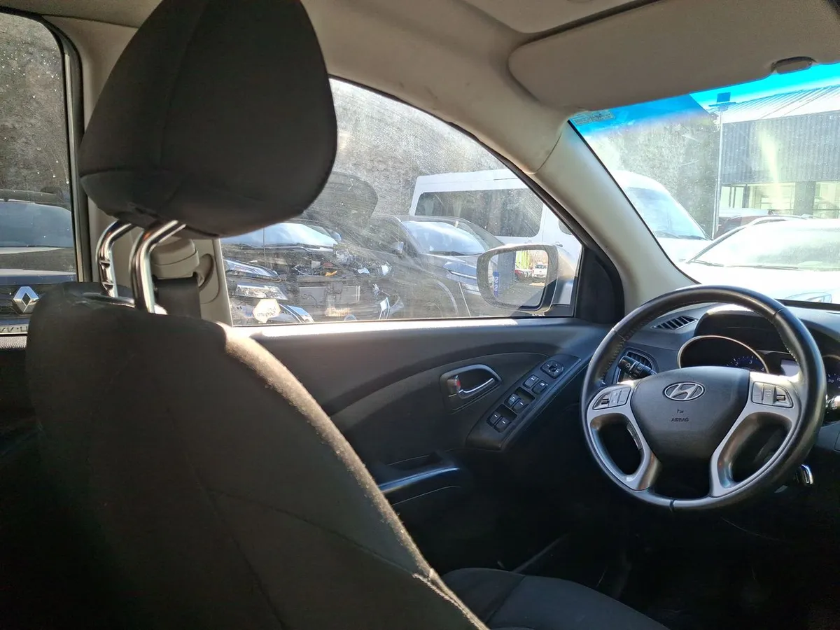 Hyundai Tucson 2.0 Gl Crdi Diesel 4wd Lm Pe At 5p año 2016