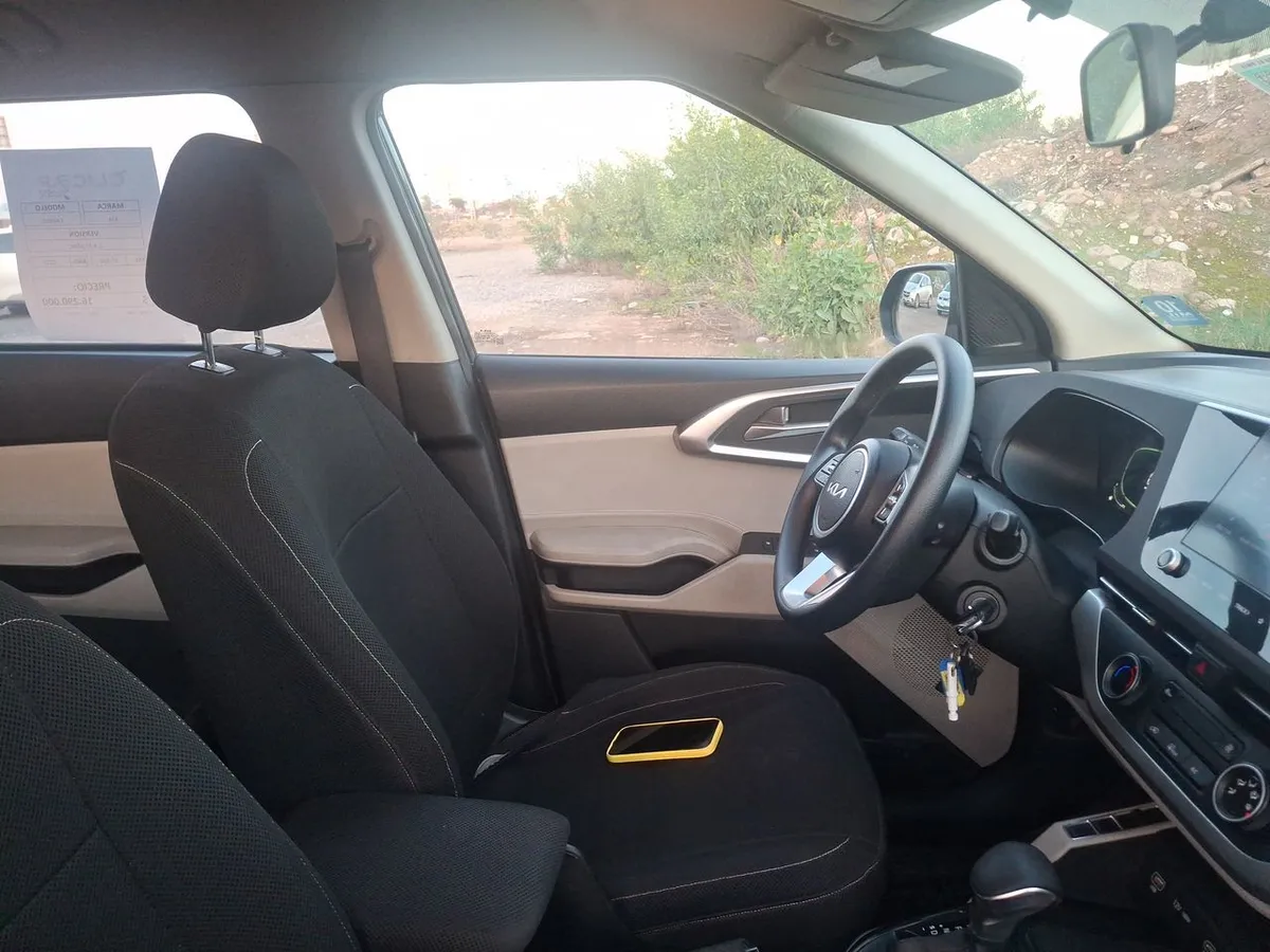 Kia Carens 1.4l Ex Turbo-Gdi Full 4x2 7dct At 5p año 2022