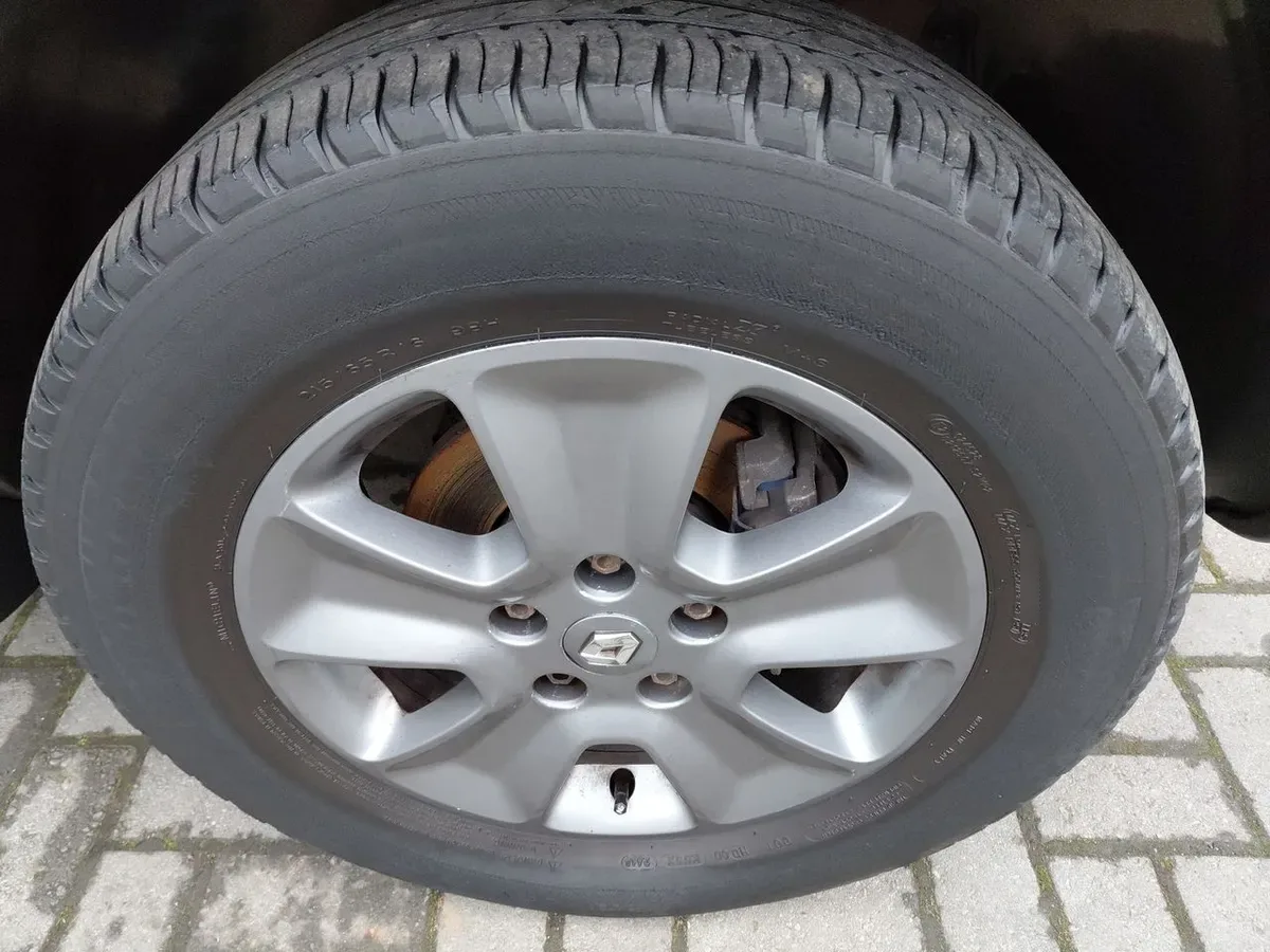Renault Duster 2.0 Zen 4x2 Tech 6mt 5p año 2019