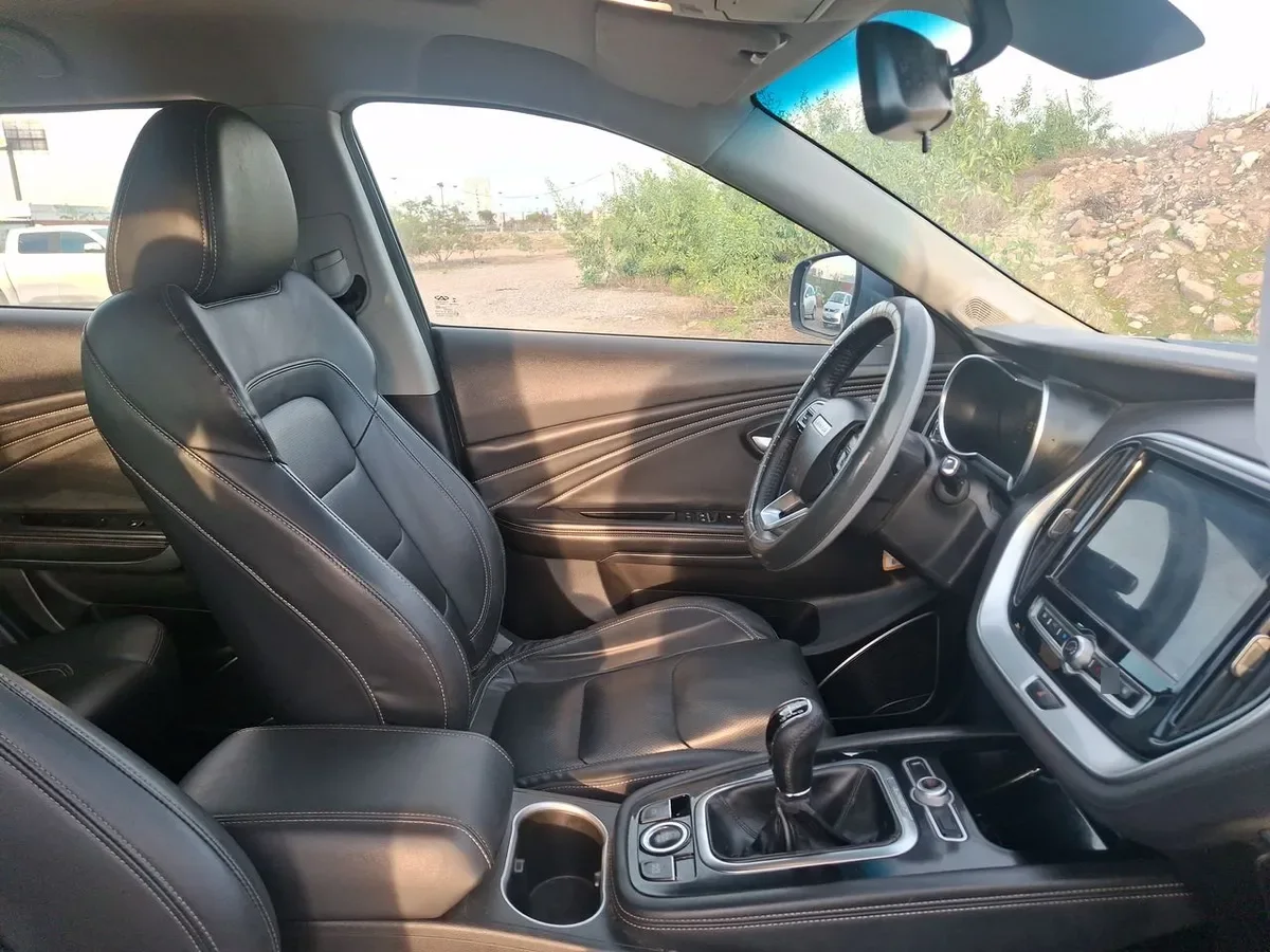 Jetour X70 1.5t Gls 4x2 Mt 5p año 2022