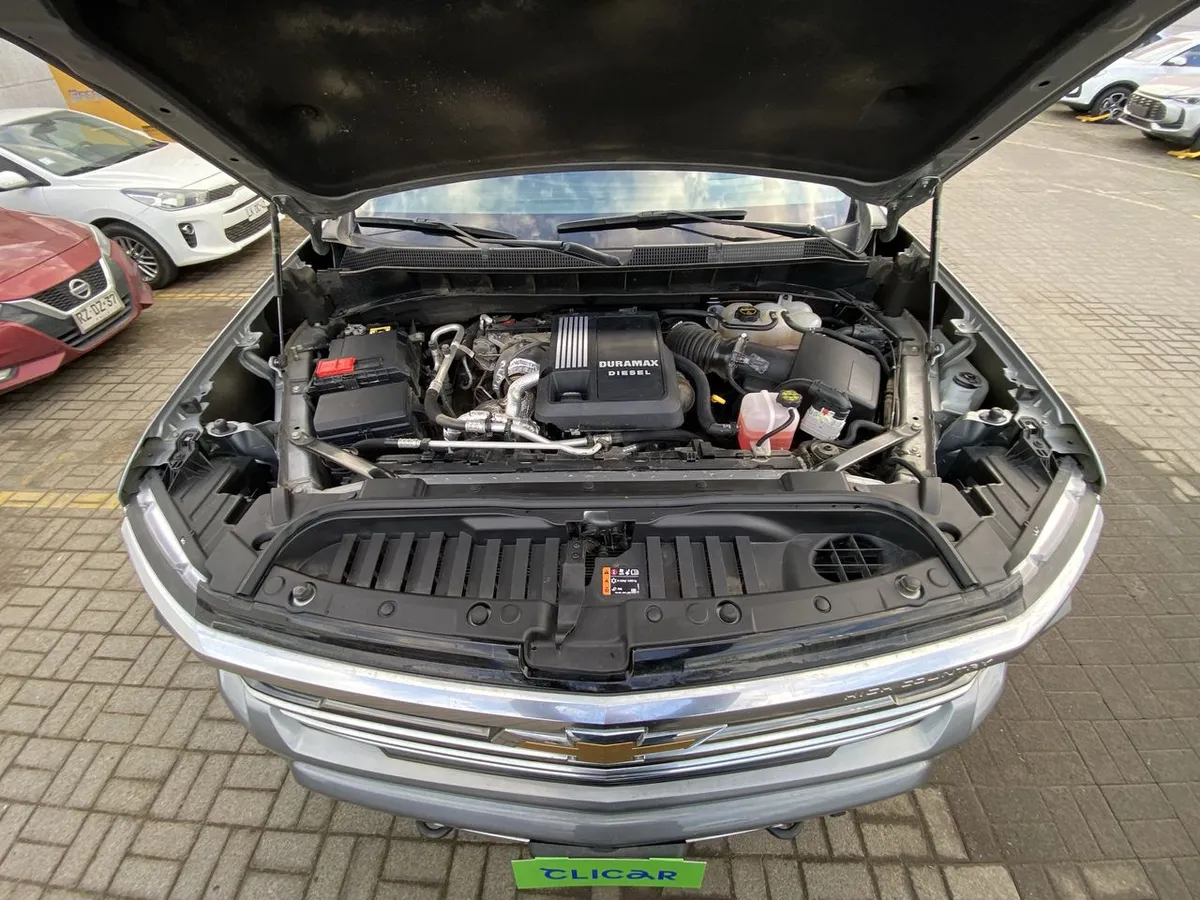 Chevrolet Silverado 3.0 High Country 4x4 At 4p año 2025