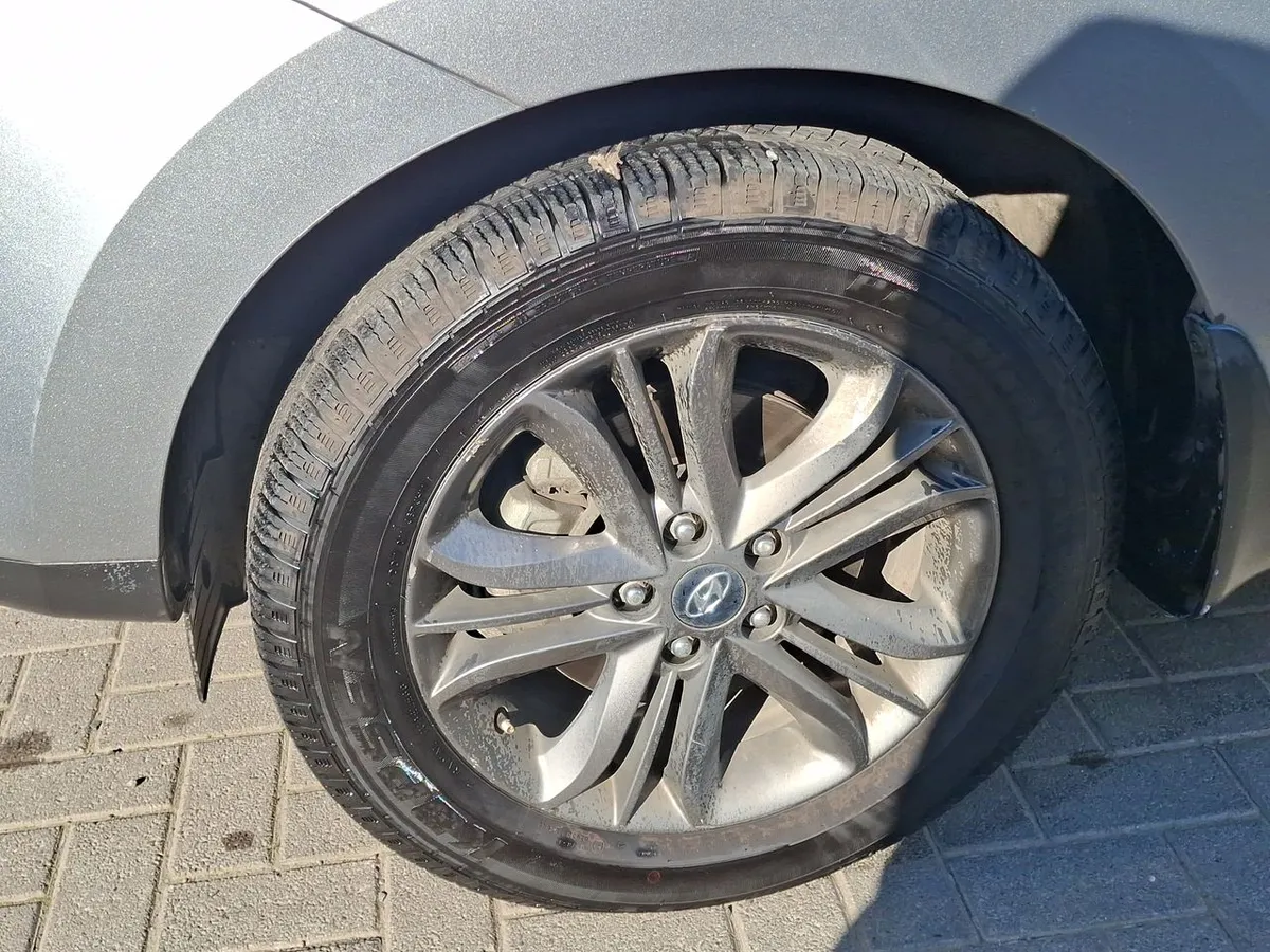 Hyundai Tucson 2.0 Gl Crdi Diesel 4wd Lm Pe At 5p año 2016
