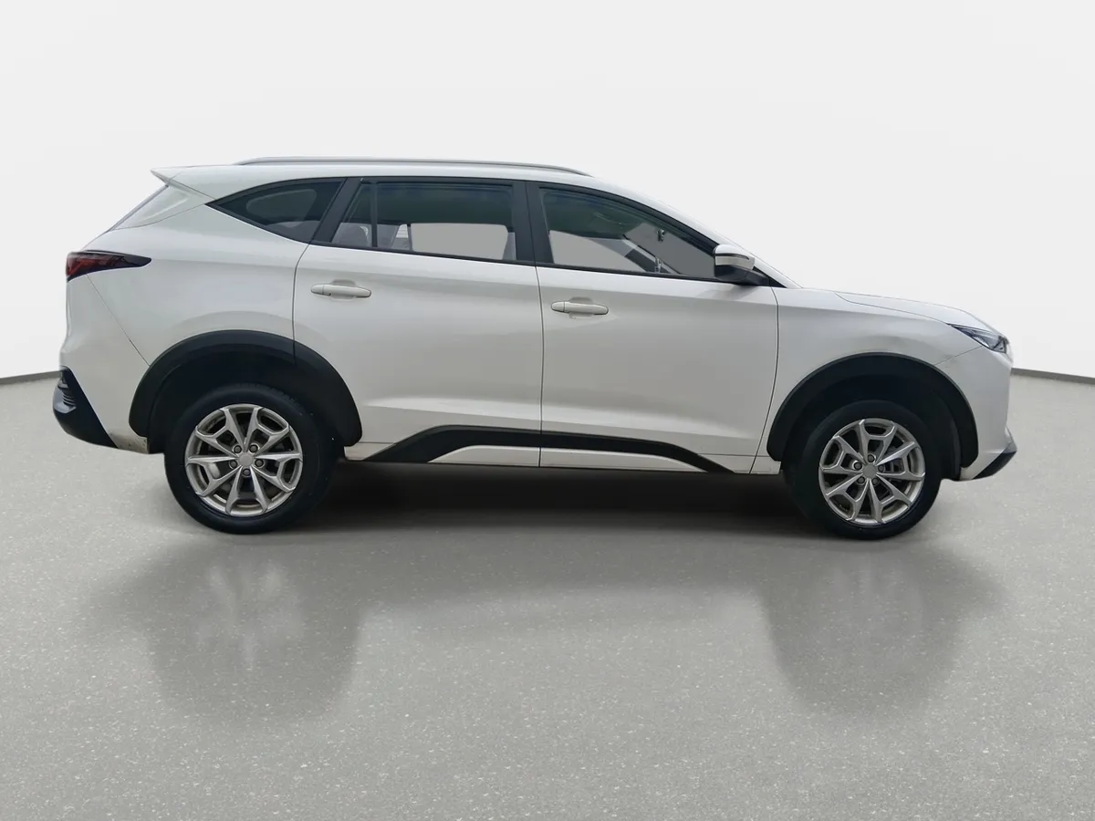 JAC Js8 1.5 Comfort Ce 4x2 6mt 5p año 2023