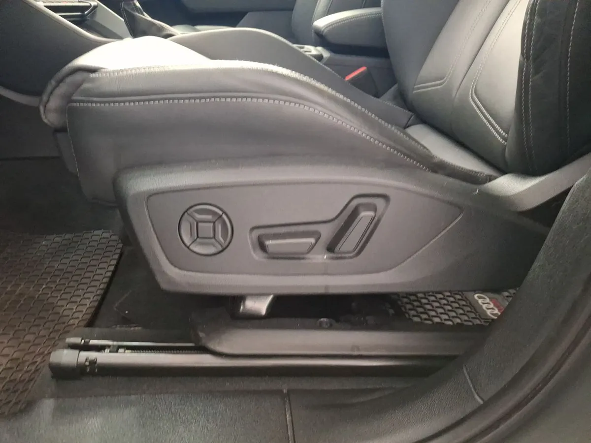 Audi Q3 1.4 35 Tfsi Sportback Sport 4x2 S-Tronic At 5p año 2025