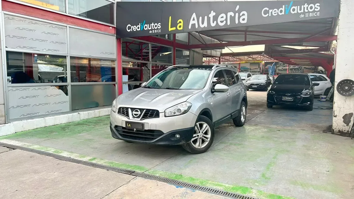 Nissan Qashqai +2 2.0 4x2 At 5p año 2014